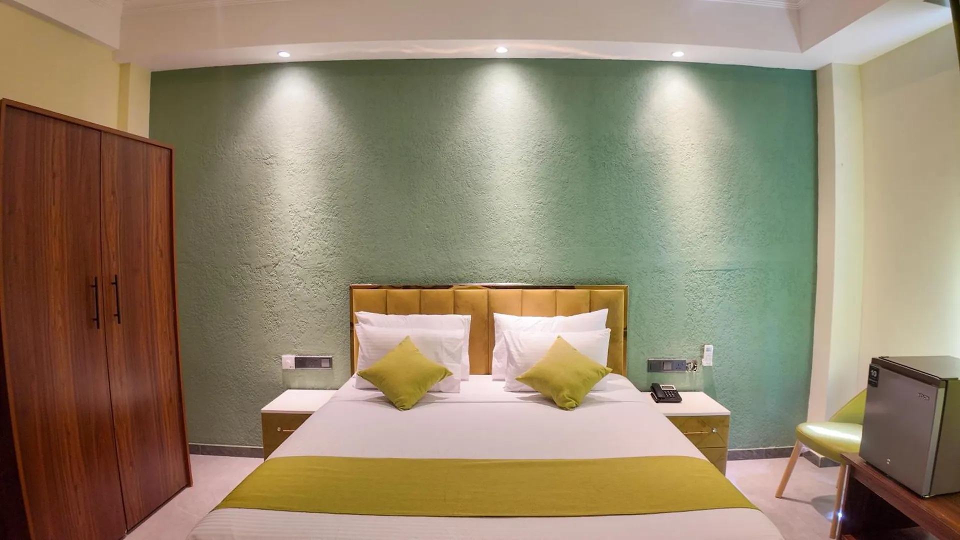 Ranowell Hotel نيجومبو